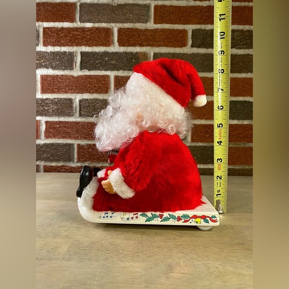 Vintage Sledding Santa Musical Bump Go Action Ringing Bell 3 Songs‎ Moves 80s - Picture 5 of 11